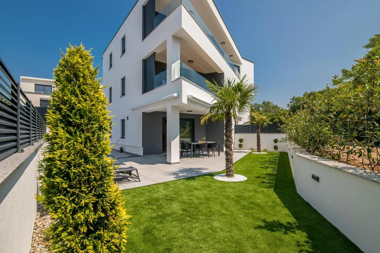 Ak Lux Apartment