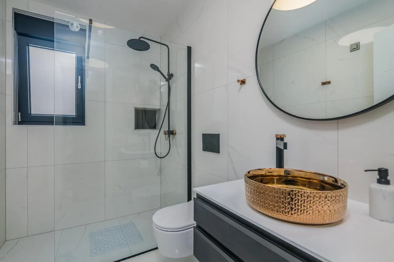 Ak Lux Apartment Njivice Chorvatsko