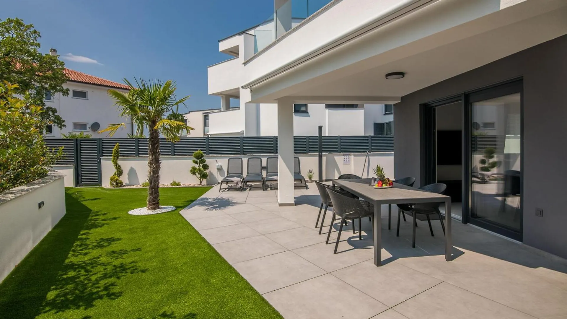 Ak Lux Apartment