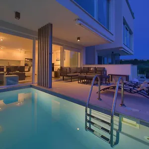 Solis Lacus Modern - Private Heated Pool - Smart Tv Sky X - Free Parking Apartament