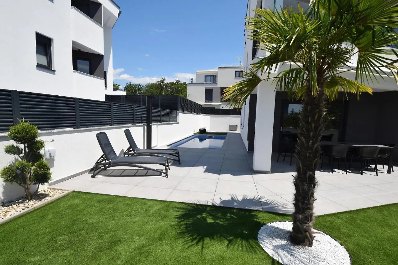 Ak Lux Apartment Njivice Croatia