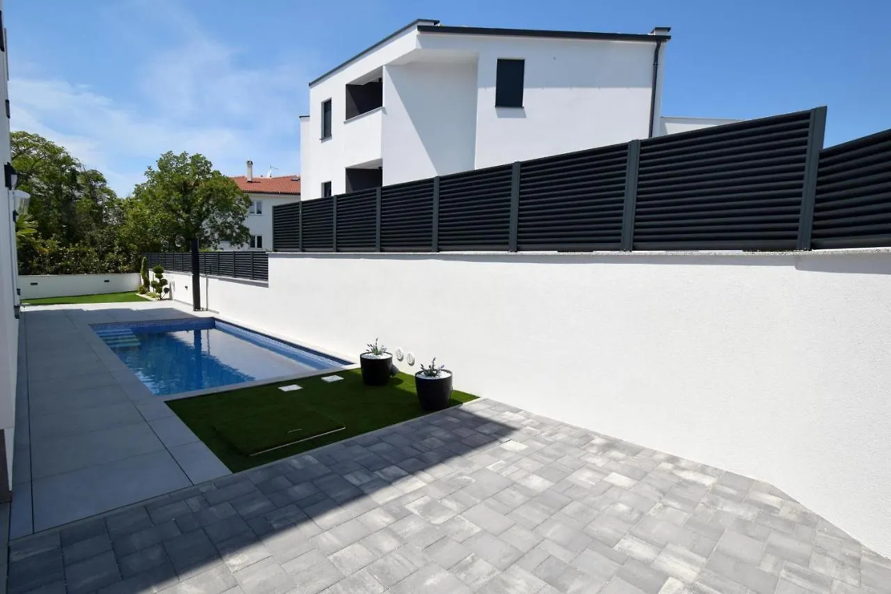 Ak Lux Apartment Njivice