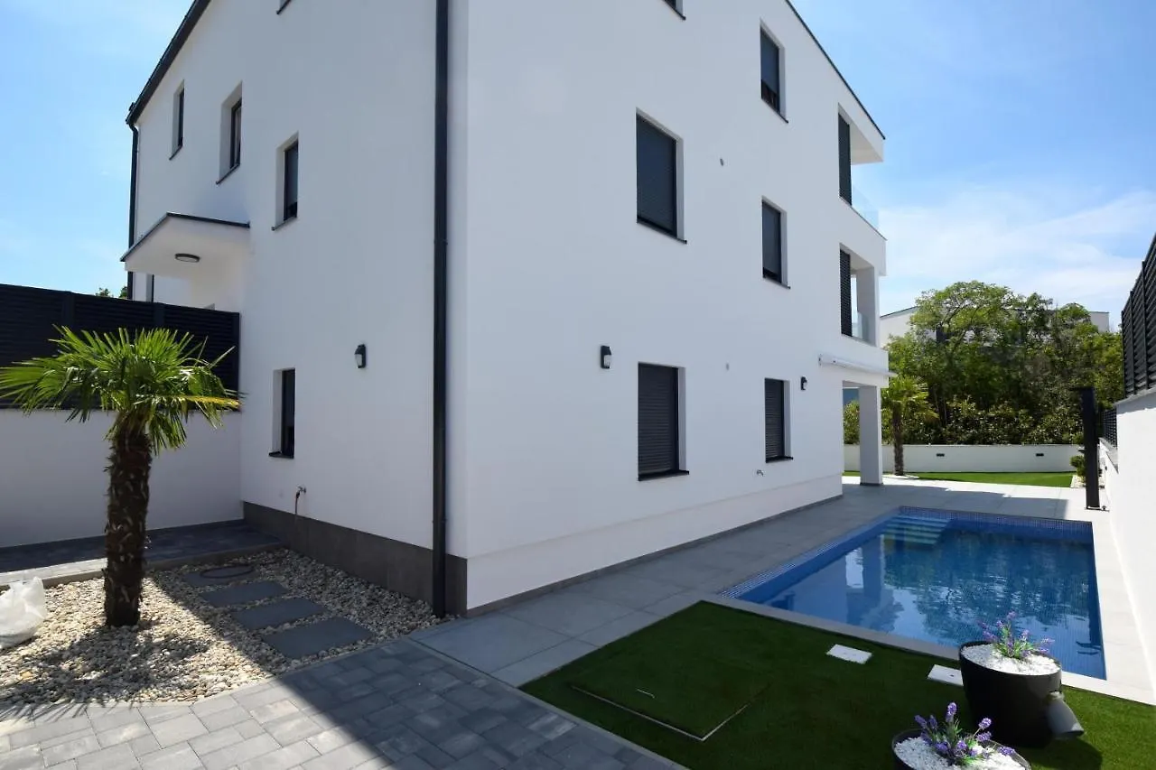 Ak Lux Apartment Njivice Croatia