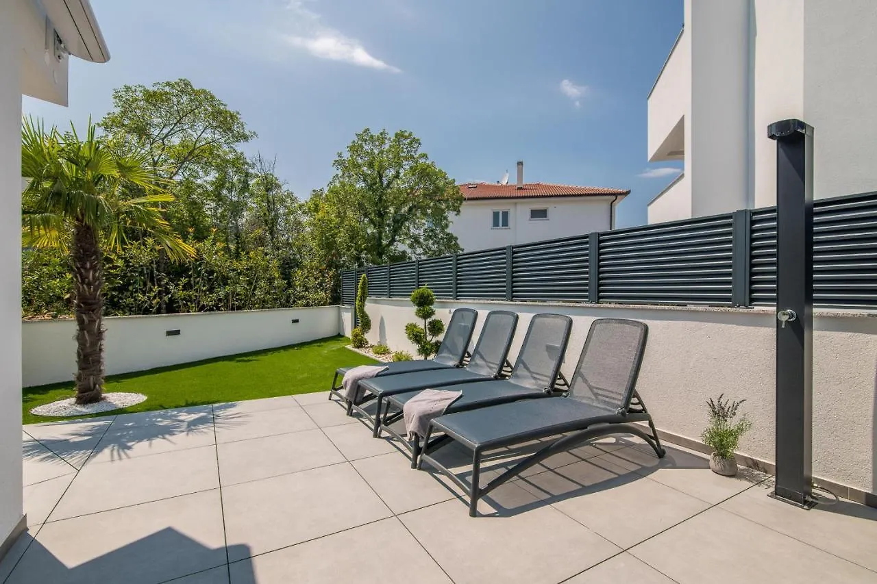 Ak Lux Apartment Njivice