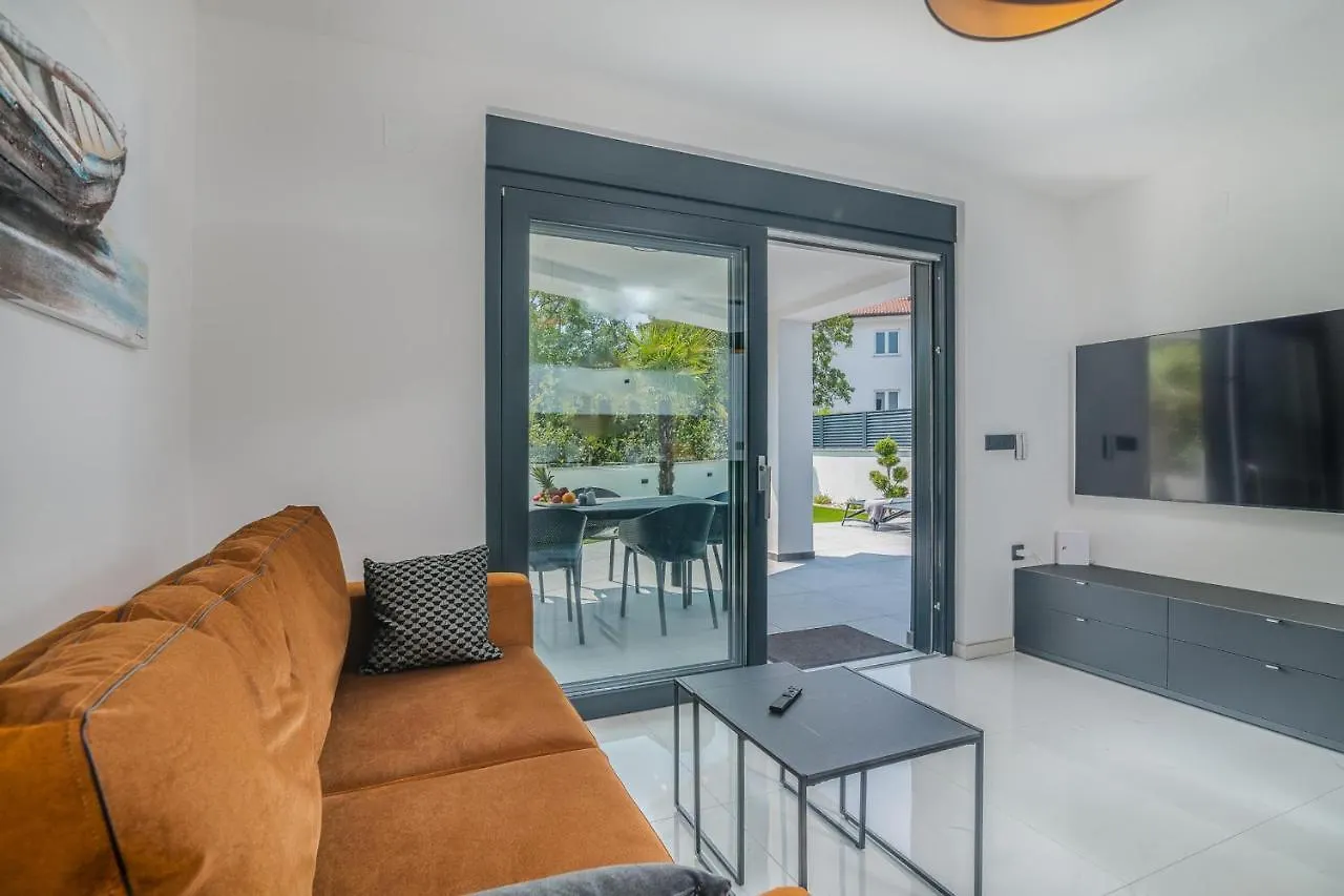 Ak Lux Apartment Njivice