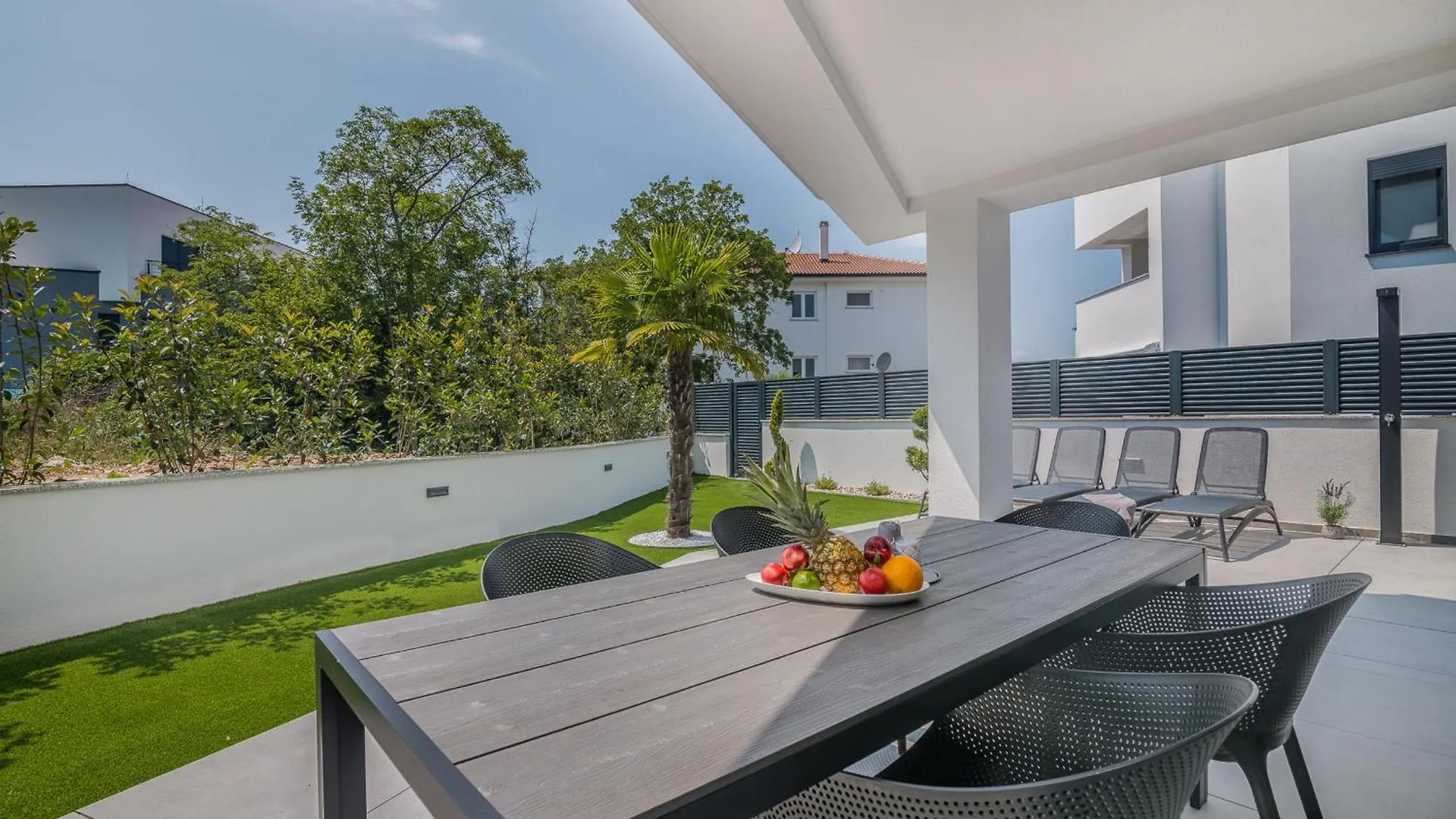 Ak Lux Apartment Njivice Croatia